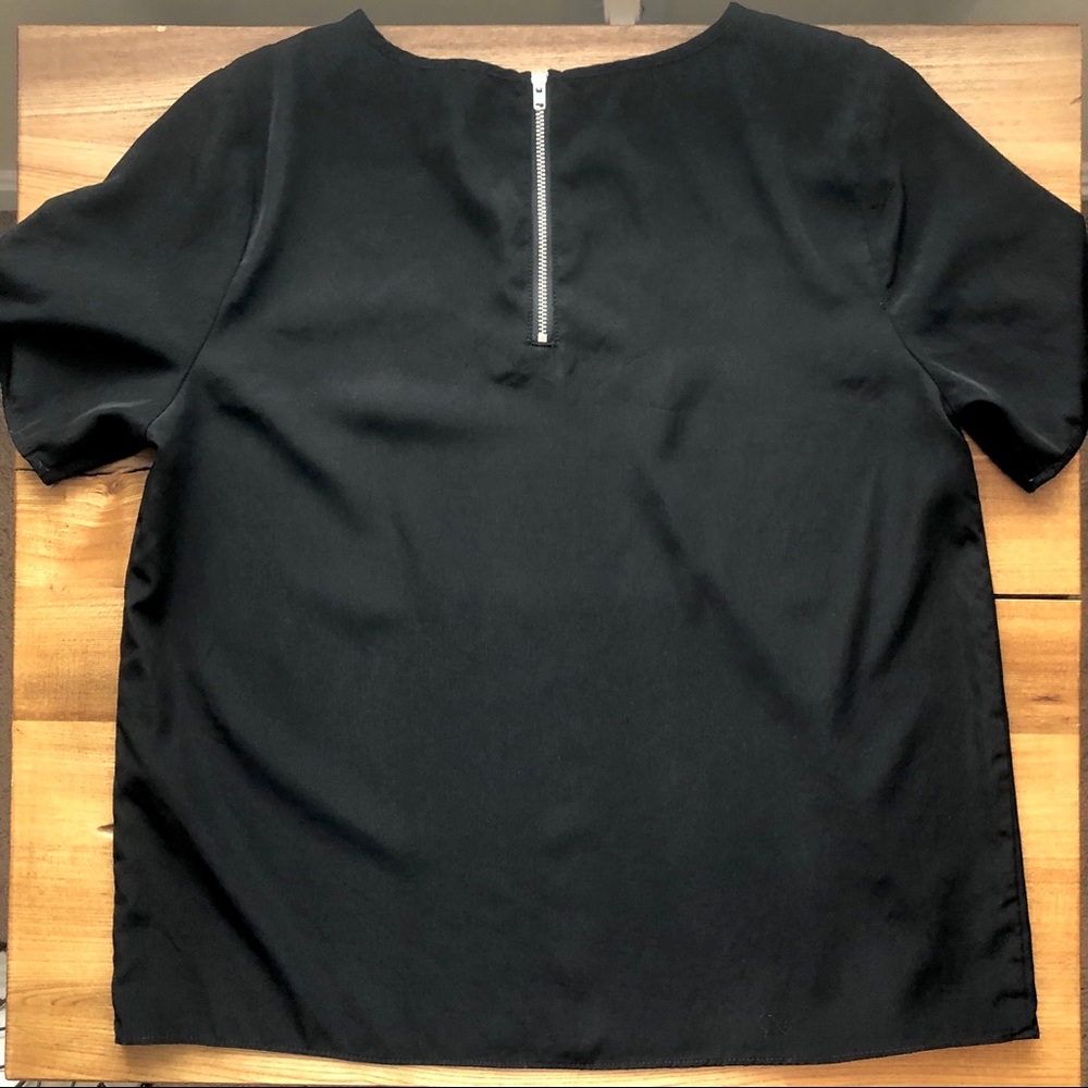 Forever 21 Black Short Sleeve Blouse Zipper Back - Picture 5 of 7
